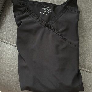 Cherokee infinity women’s scrub top black- M